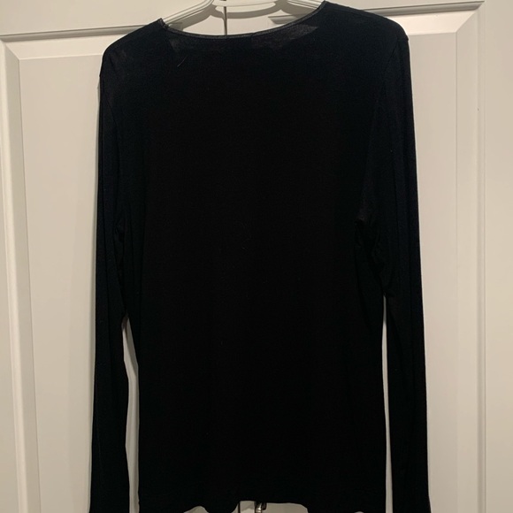 In wear long sleeve, T-shirt, size XL - Picture 5 of 7